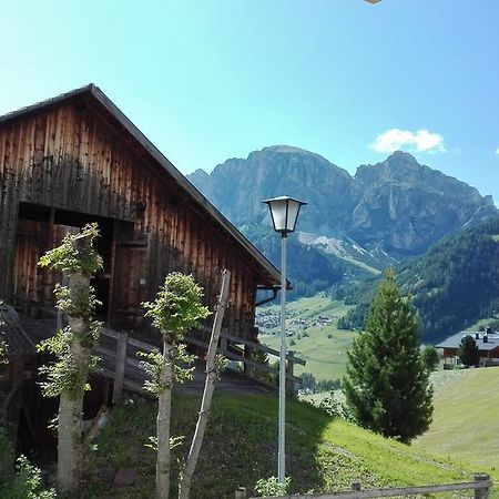 Pensione Valbona Corvara In Badia Eksteriør billede