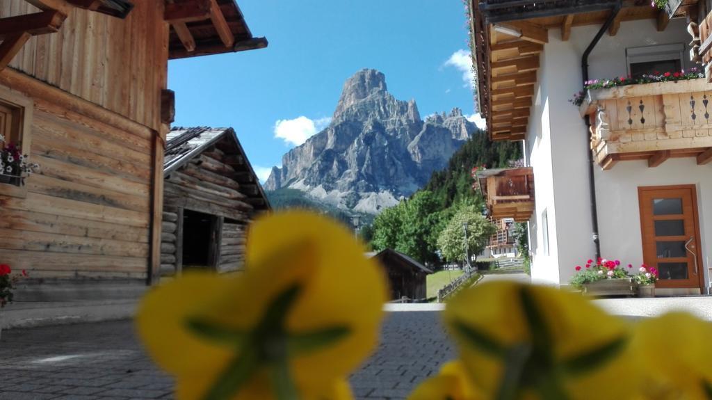 Pensione Valbona Corvara In Badia Eksteriør billede