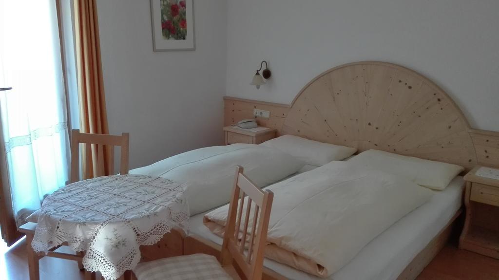Pensione Valbona Corvara In Badia Eksteriør billede