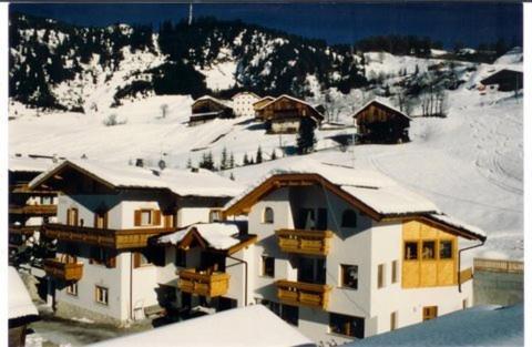 Pensione Valbona Corvara In Badia Eksteriør billede